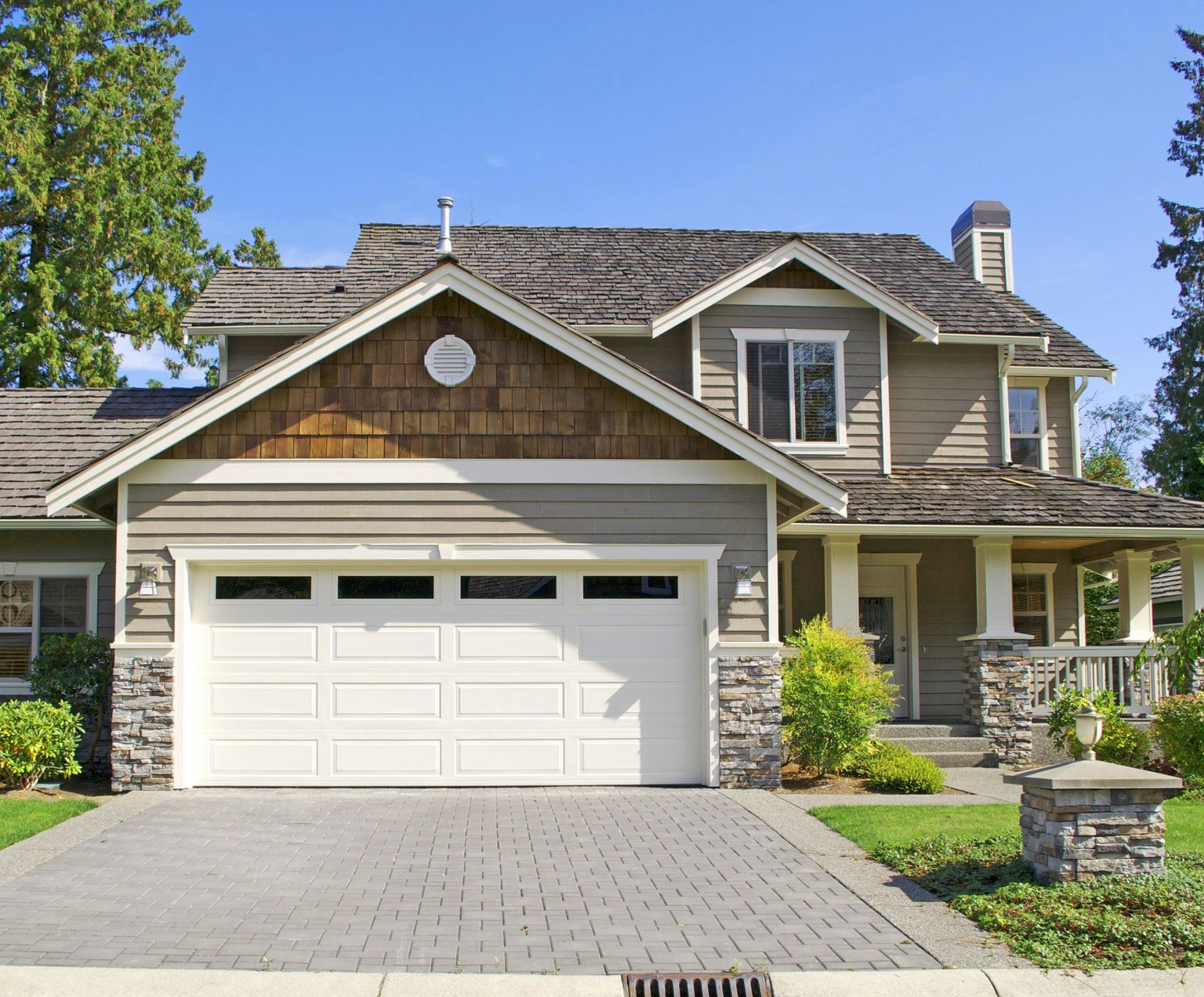 <p>LOCAL, DEPENDABLE ROOFING SERVICES</p>