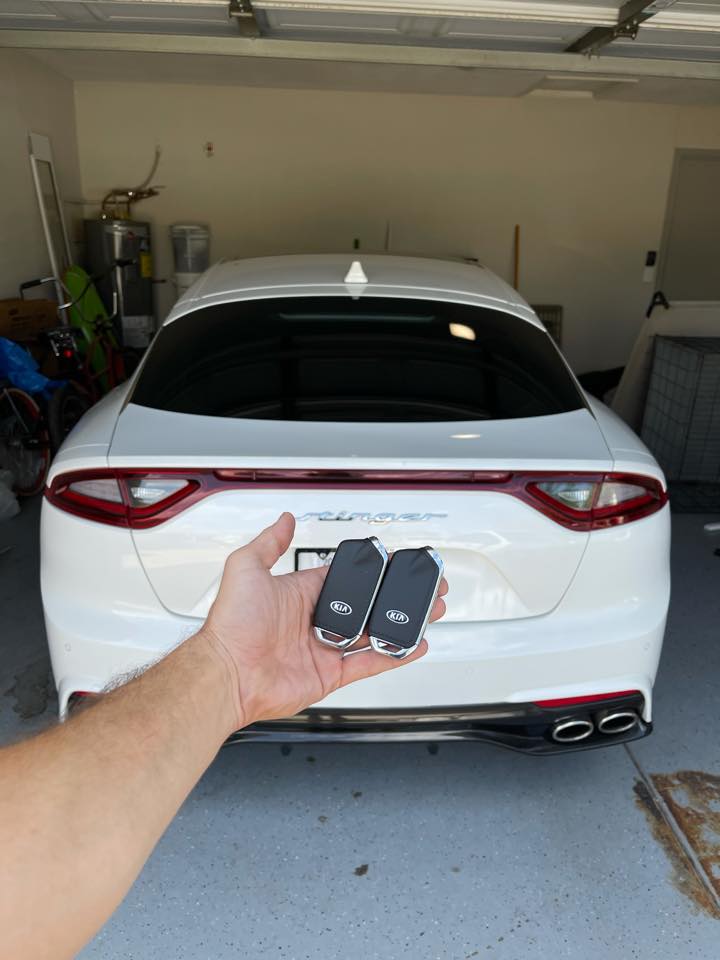 <p><span style="color: rgb(11, 80, 139);">When To Choose Car Key Replacement</span></p>