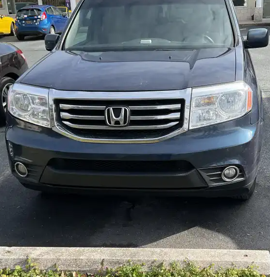 <p><span style="color: rgb(35, 52, 87);">Quarter Glass Replacement</span></p>