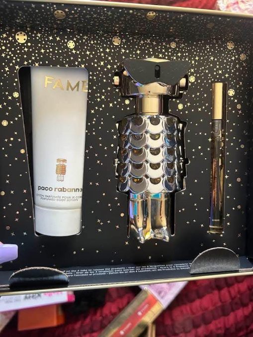 <p>Perfumes</p>
