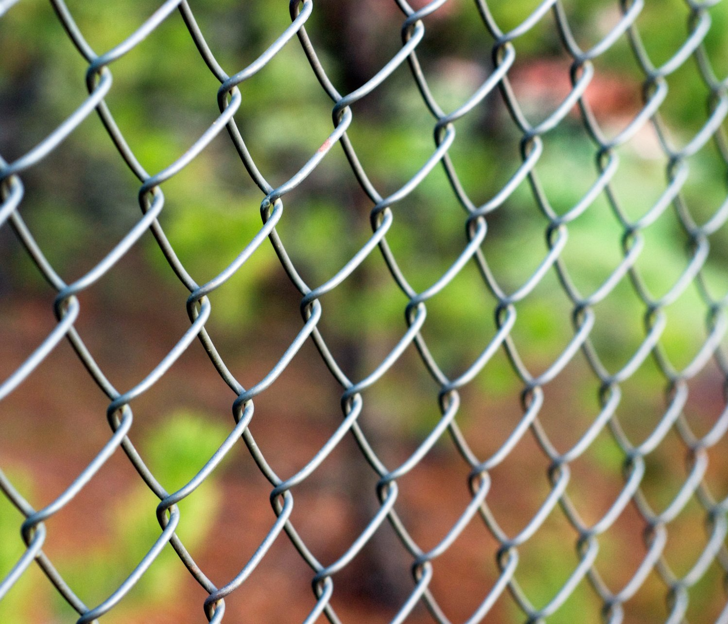 <p><span style="color: rgb(228, 21, 40);">Wood Fence</span></p>