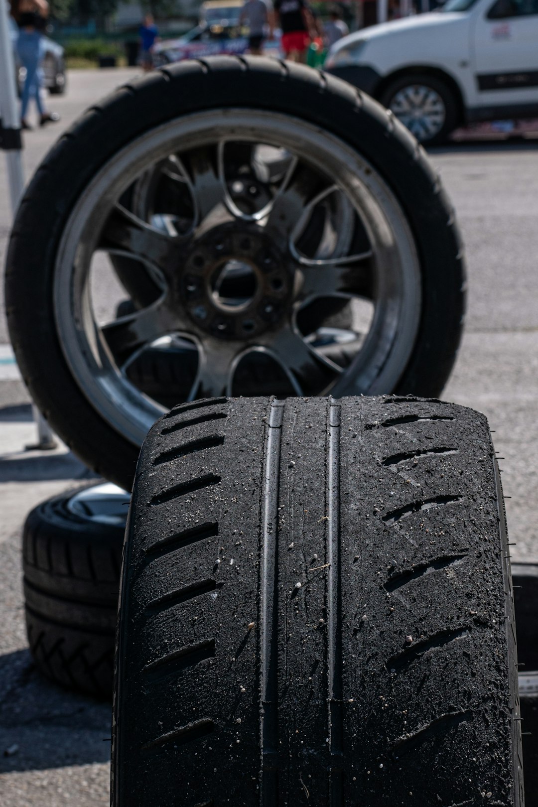 <p>Wheel &amp; Undercarriage Detailing</p>