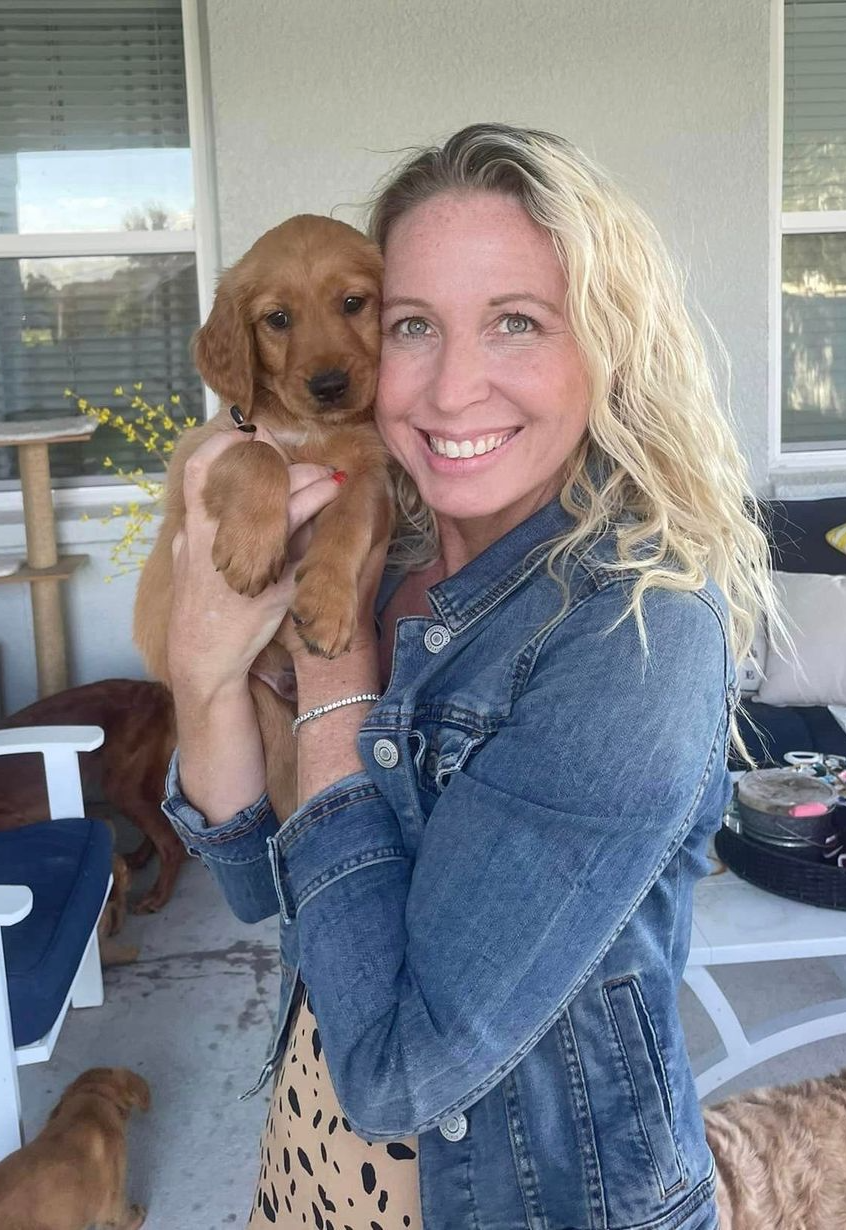 <p><span style="color: rgb(198, 155, 61);">Lake Van Kennels&nbsp;</span>is your go-to place in the Southeast for well bred Golden Retrievers.</p>