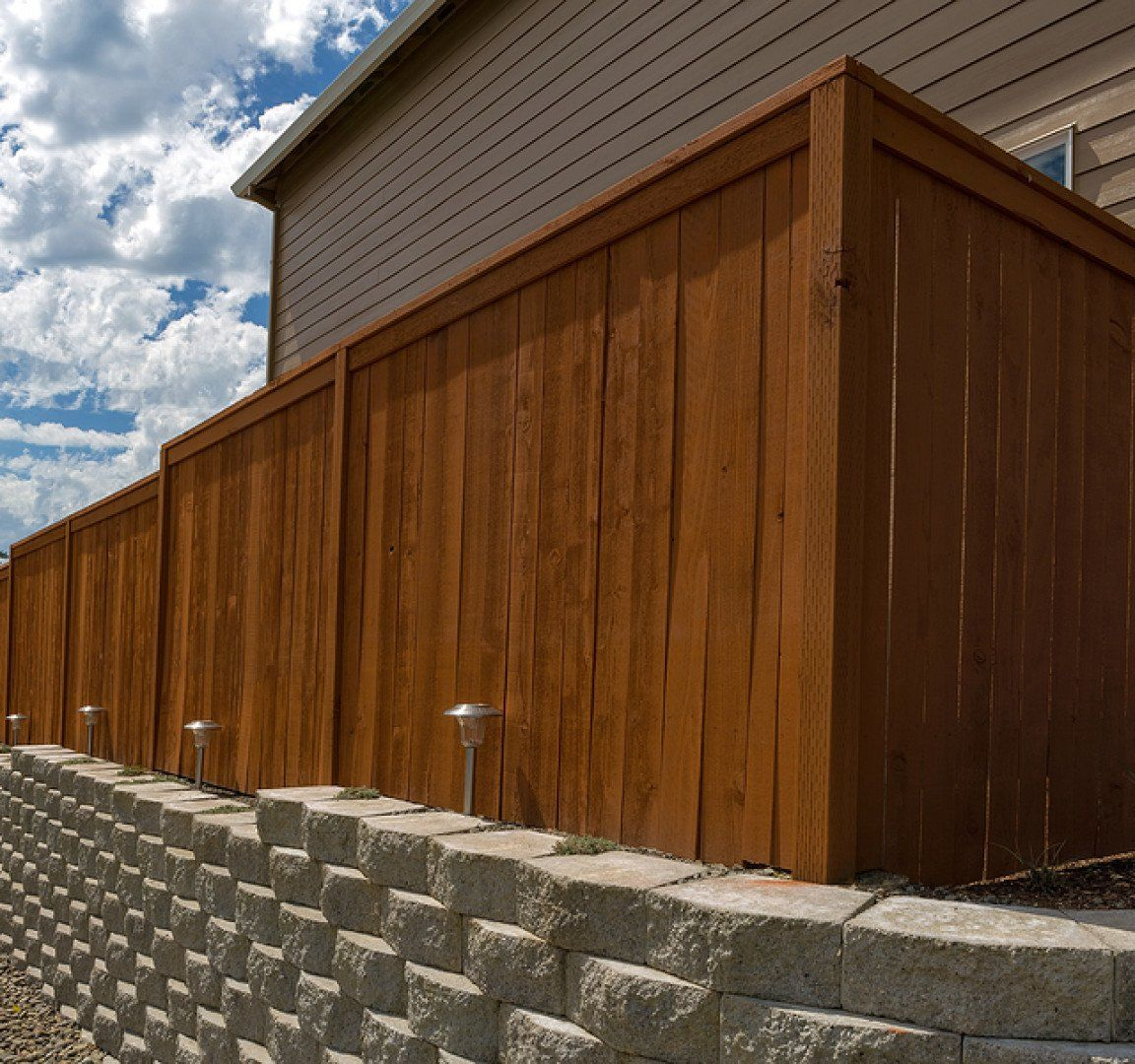 <p><span style="color: rgb(228, 21, 40);">Cedar Fencing</span></p>