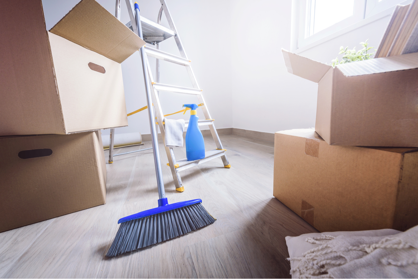 <p><strong>WE MAKE SURE TO CLEAN OUT-OF-REACH AREAS</strong></p>