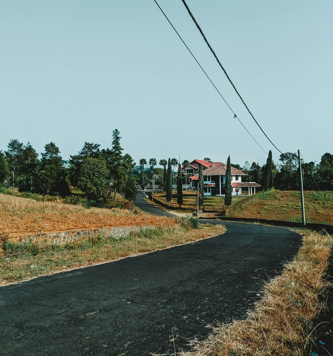 <p>Driveway Coating Is A Preventive Option</p>