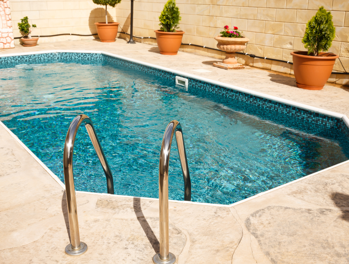 <p><span>Experienced Swimming Pool Contractors</span></p>
