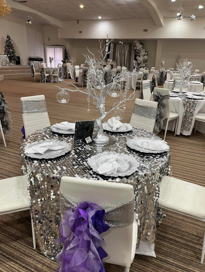 <p><span style="color: rgb(209, 174, 93);">Venue Highlights</span></p>