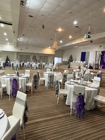 <p><span style="color: rgb(209, 174, 93);">Venue Highlights</span></p>